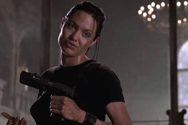 Crítica  Lara Croft: Tomb Raider (2001) - Plano Crítico